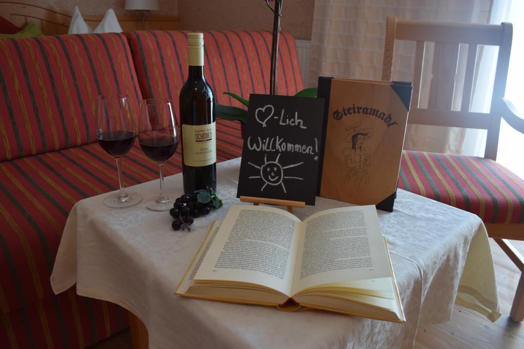 Arnfels Gasthof Hotel Schmied מראה חיצוני תמונה