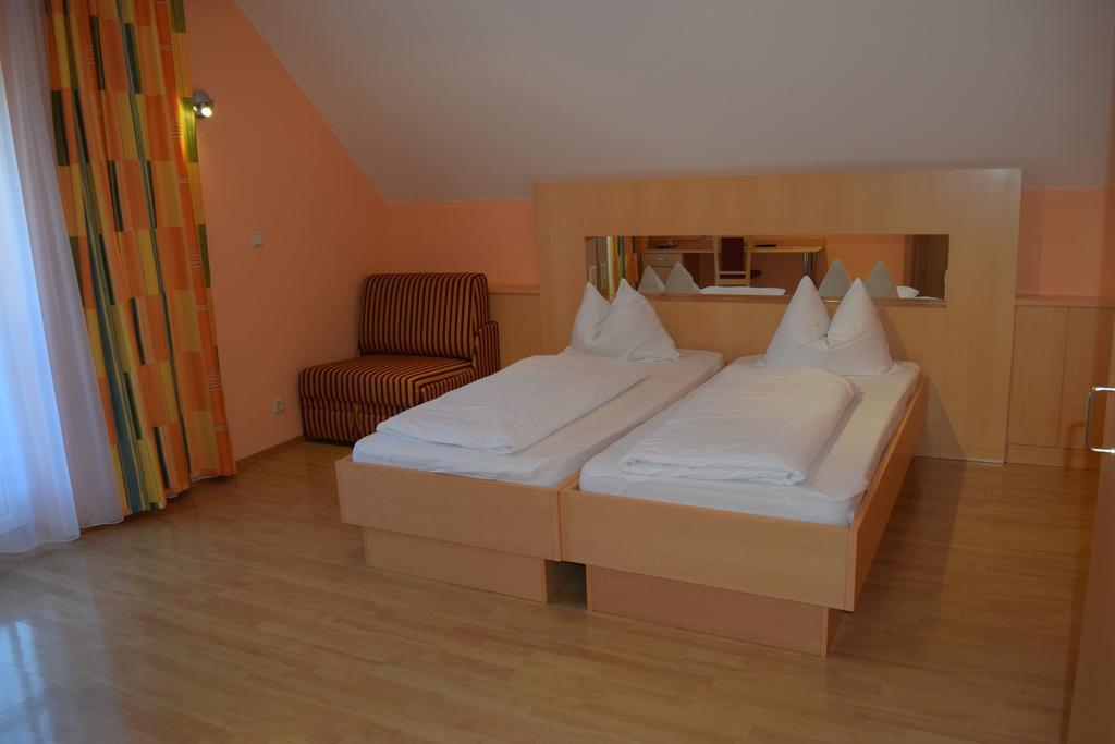 Arnfels Gasthof Hotel Schmied מראה חיצוני תמונה